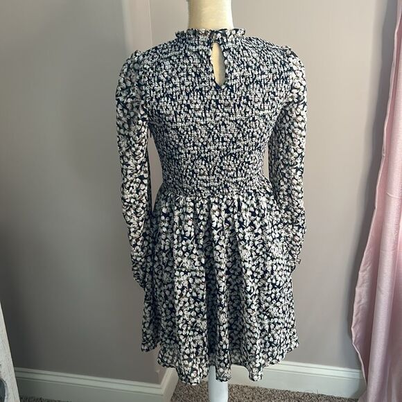 NWOT LuLu’s  Navy Blue Floral Print Smocked Skater Dress (size small) - Picture 7 of 9